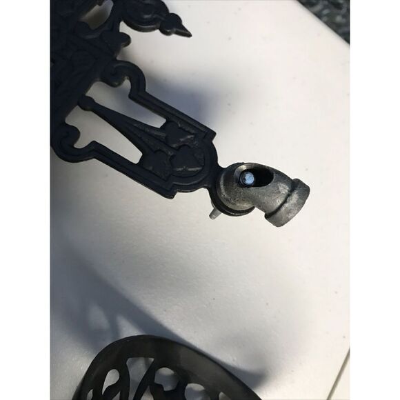 Antique Cast Iron Double Wall Mount Oil Lamp Bracket with two Oil Lamps And Plug - Picture 8 of 14